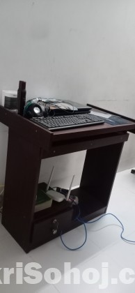 Computer table